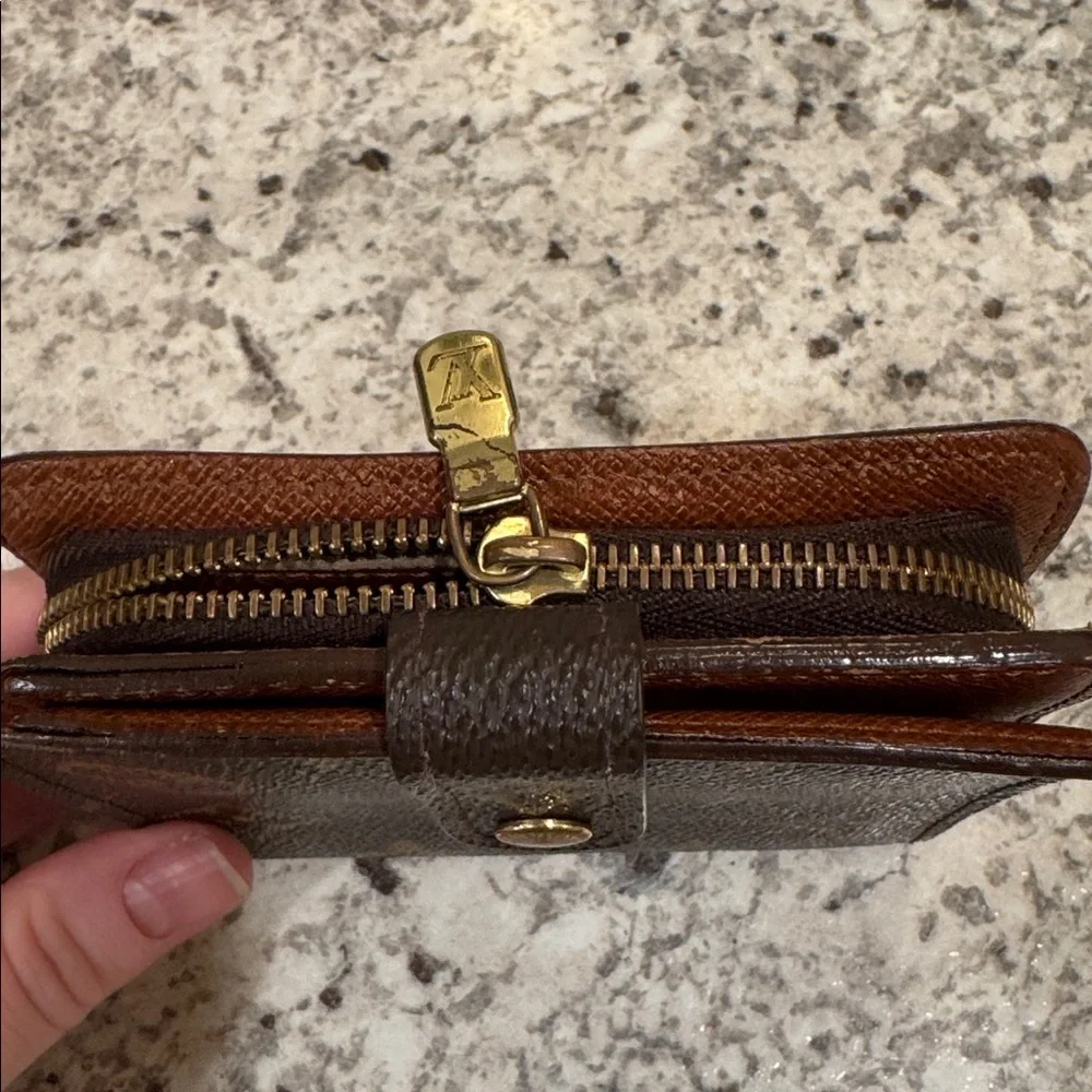 Louis Vuitton wallet - Picture 2 of 13